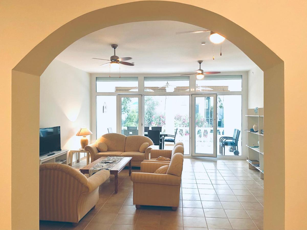 Villa Infinity Мандре Екстериор снимка